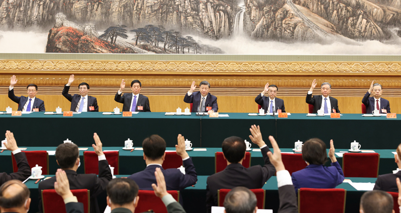 党的二十大主席团举行第一次会议  习近平出席会议并作重要讲话